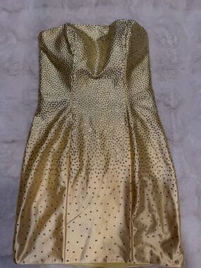 NWOT- KisspromAbsolutely Stunning Gold Studded Yellow Homecoming Dress